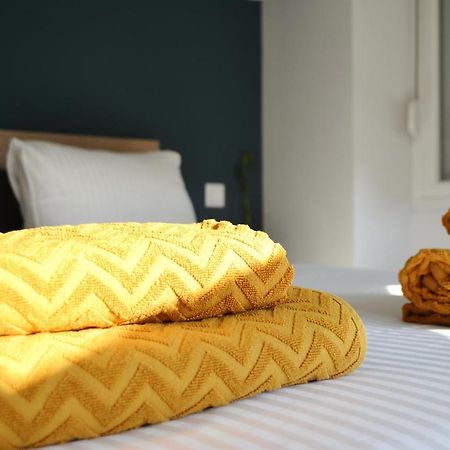 Bella Suite City Center, Parking Солун Екстериор снимка