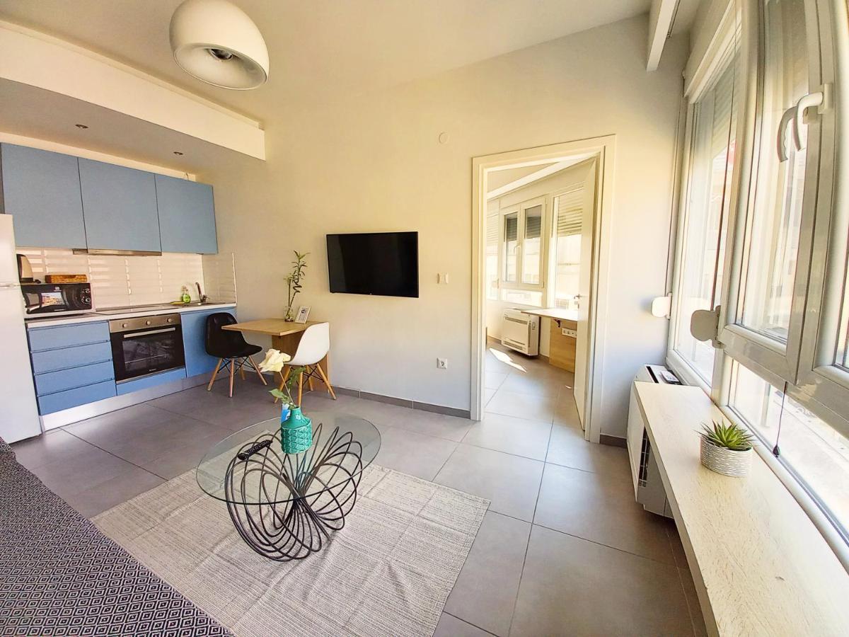 Bella Suite City Center, Parking Солун Екстериор снимка